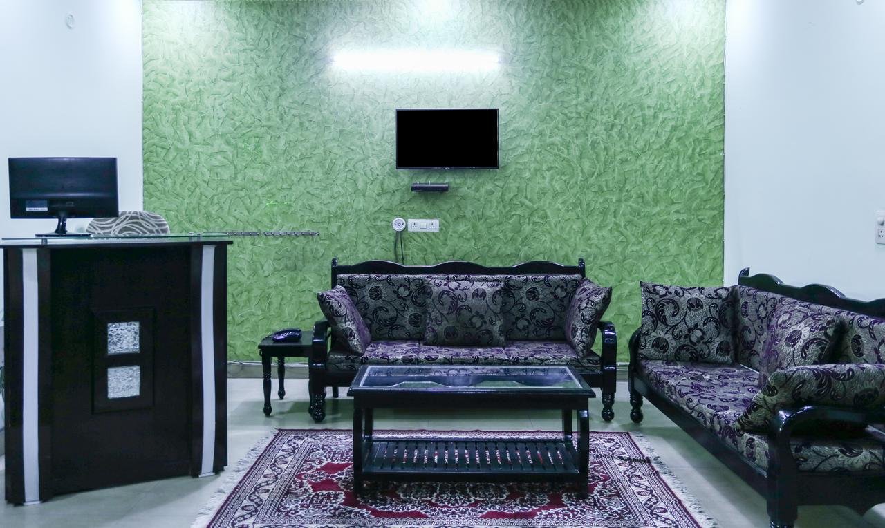 Hotel Treebo Trip Sswag 18 Expressway à Noida Extérieur photo