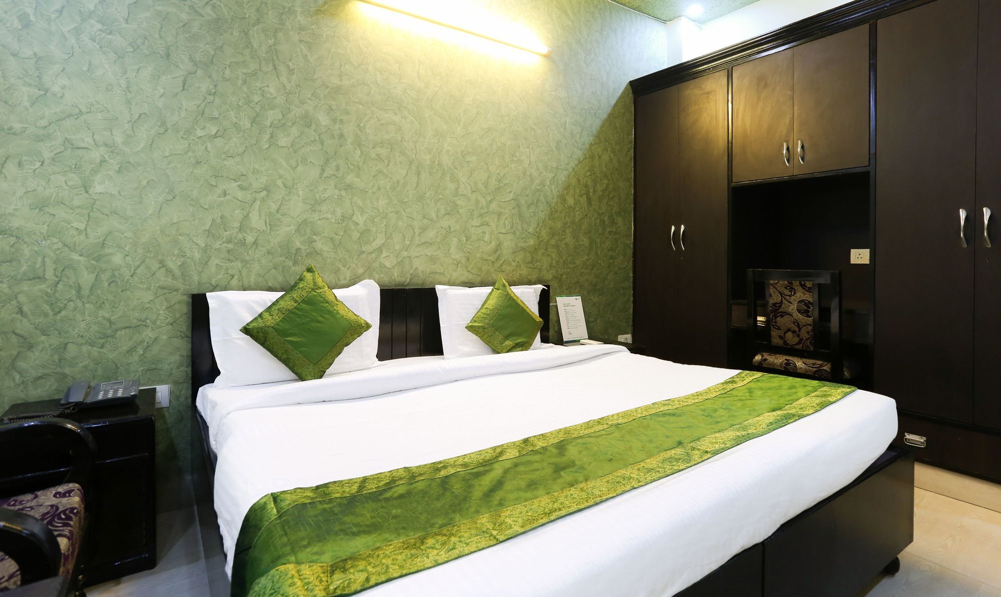 Hotel Treebo Trip Sswag 18 Expressway à Noida Extérieur photo